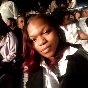 Meet your Posher, Kenisha